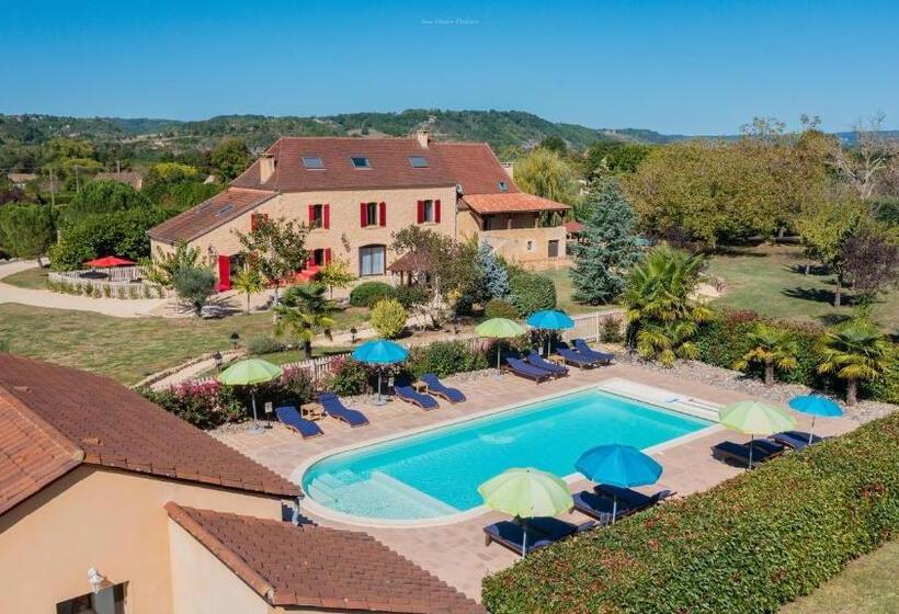 Номер Стандарт Вид на Сад, Domaine Benester   Chambre Léonie   4 épis