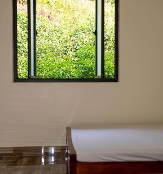 اتاق استاندارد چهار تخته, Viet Hung Hostel Motorbikes