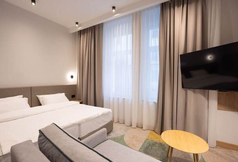سوییت جونیور, Hop Inn Rooms & Suites
