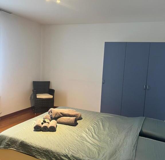 Апартаменты 1 Спальня, Yellow House Guest House