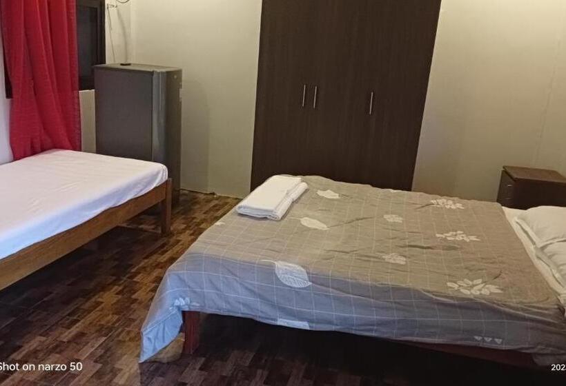 Семейный Номер, Yfs Guesthouse With Motorbike