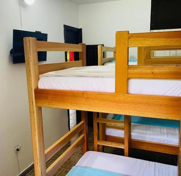 浴室共有スタンダード４人用ルーム, Finca Hotel Calle Jardin