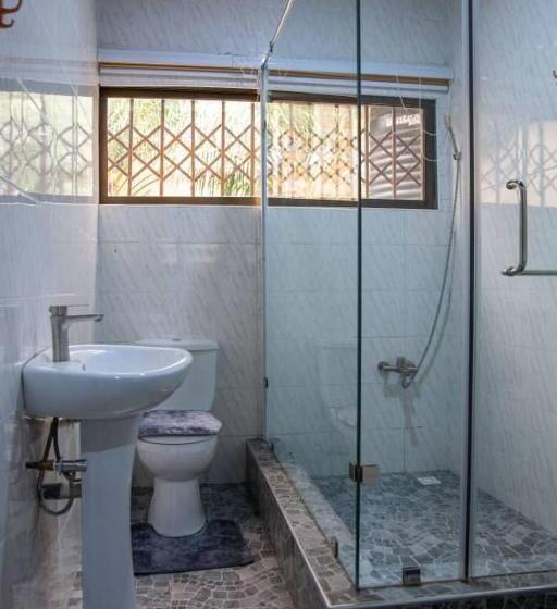 Номер Стандарт, Ampric Guest House And Lounge