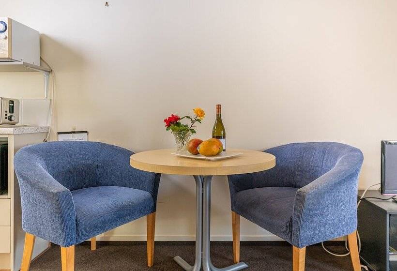 Студия Стандарт, Daffodil Motel