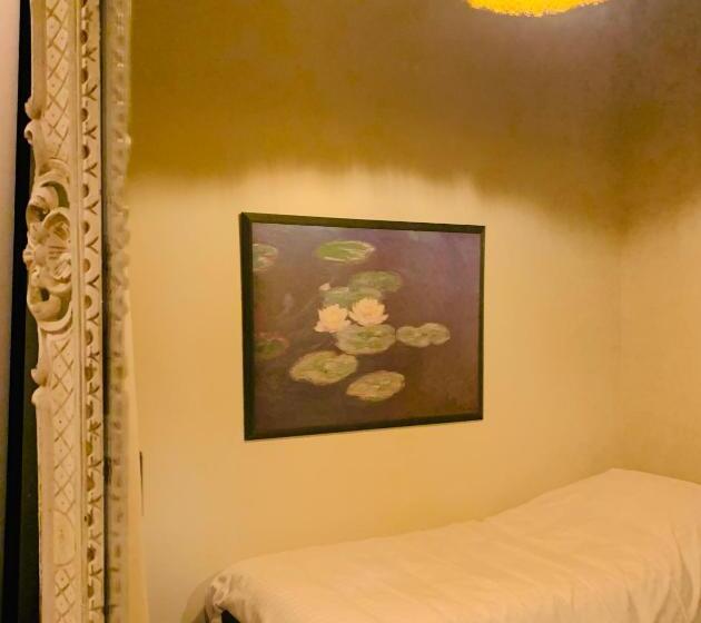 标准三人间, De Lotuspoort Met Mihr S B&b In De Abdij Van Bornem