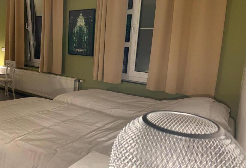 패밀리 룸, De Lotuspoort Met Mihr S B&b In De Abdij Van Bornem