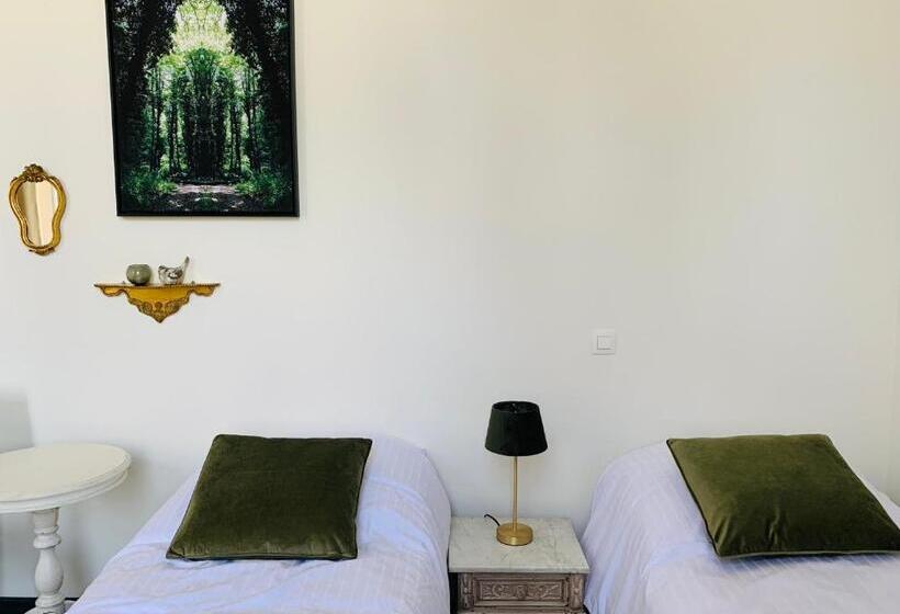 트리플 클래식 룸, De Lotuspoort Met Mihr S B&b In De Abdij Van Bornem