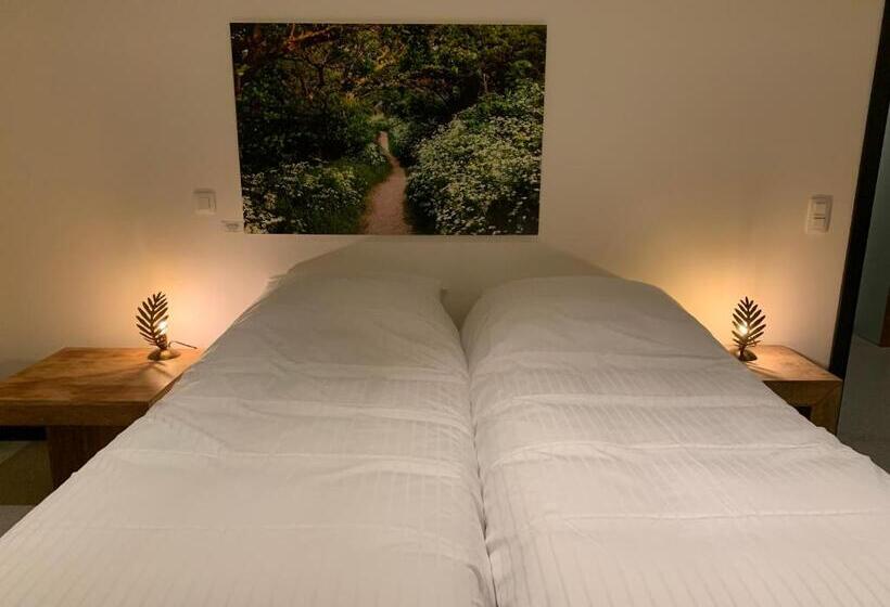经济房, De Lotuspoort Met Mihr S B&b In De Abdij Van Bornem