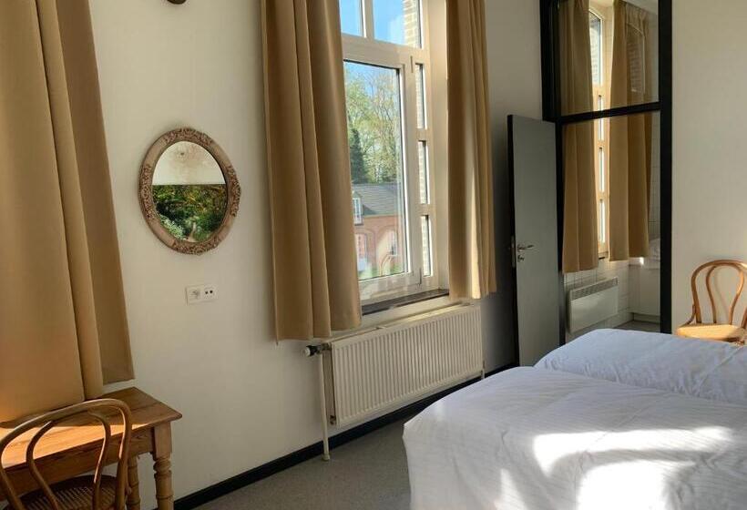 经济房, De Lotuspoort Met Mihr S B&b In De Abdij Van Bornem