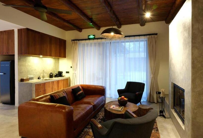 سوییت با چشم‌انداز استخر, South Zhongwei Resort