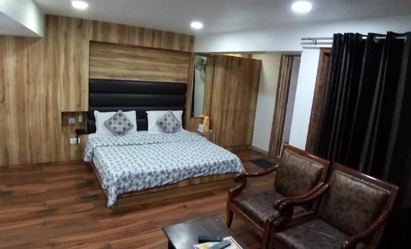 Номер Deluxe, Swastik Jammu, Jammu And Kashmir
