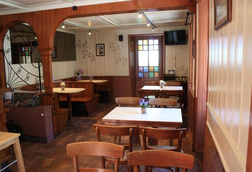 Номер Стандарт Вид на Горы, La Petite Auberge