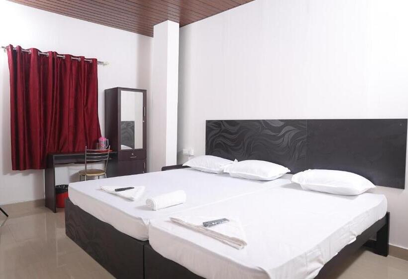 Трехместный Номер Deluxe, Ace Suites