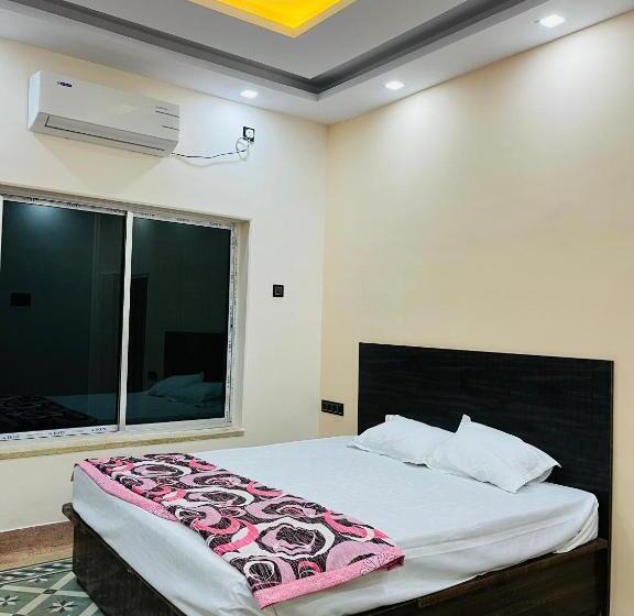 Номер Стандарт с Балконом, The Corridor Inn