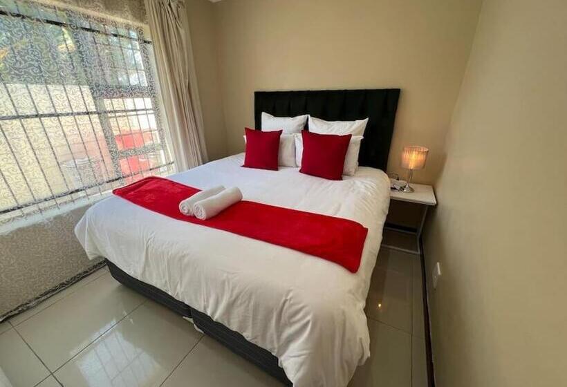 带3个卧室的公寓, Zuri Place