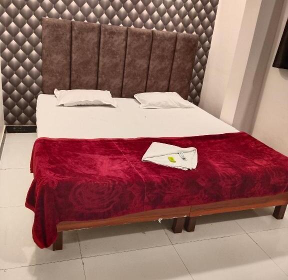 Номер Стандарт, Kanchan Kesari Palace, Ujjain