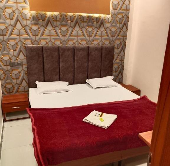 Номер Стандарт, Kanchan Kesari Palace, Ujjain