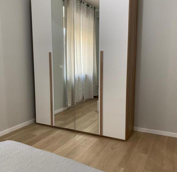 スタンダードルーム, Gramsci 2 Rooms
