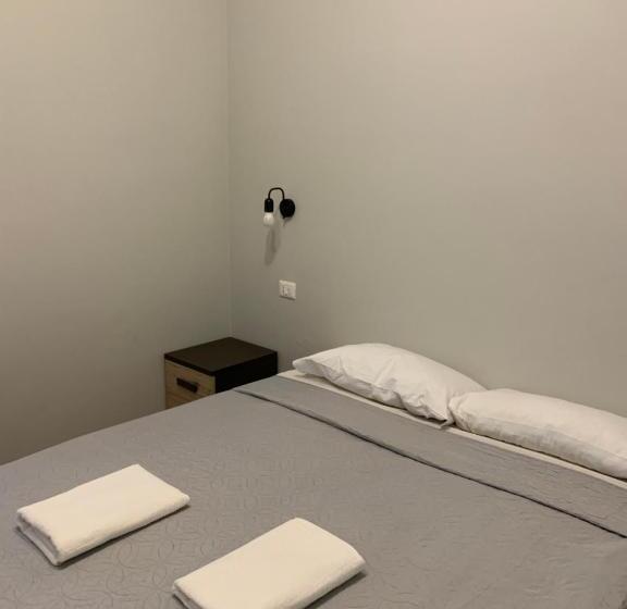 スタンダードルーム, Gramsci 2 Rooms