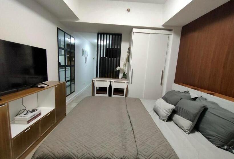 آپارتمان 1 خوابه با چشم‌انداز, The Aces Crib, Simplicity And Elegance