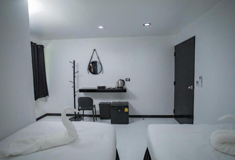 Номер Стандарт с Балконом, The Bright House, Koh Phi Phi