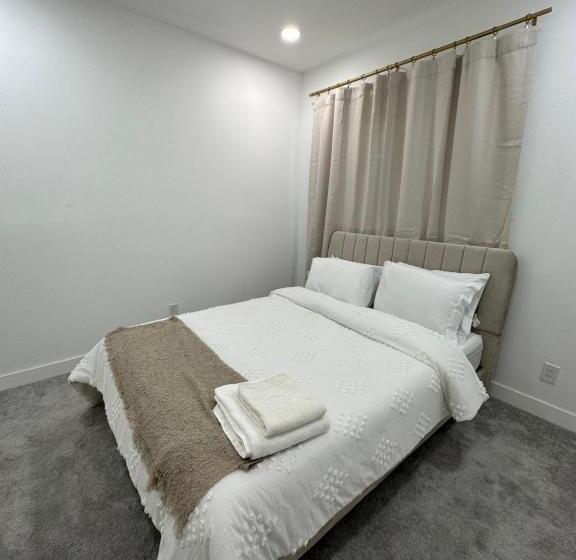 Apartamento 2 Dormitórios, Eoro