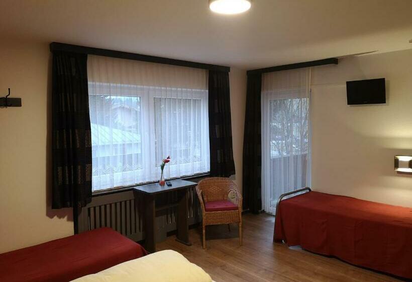 Quarto Familiar, Bed & Breakfast Der Tiroler