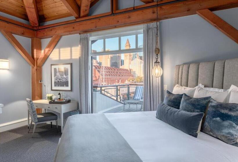 Cameră cu Mansardă, Boston Yacht Haven