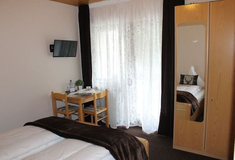 Номер Стандарт с Балконом, Mosel Pension Gästehaus Christiane, Brodenbach