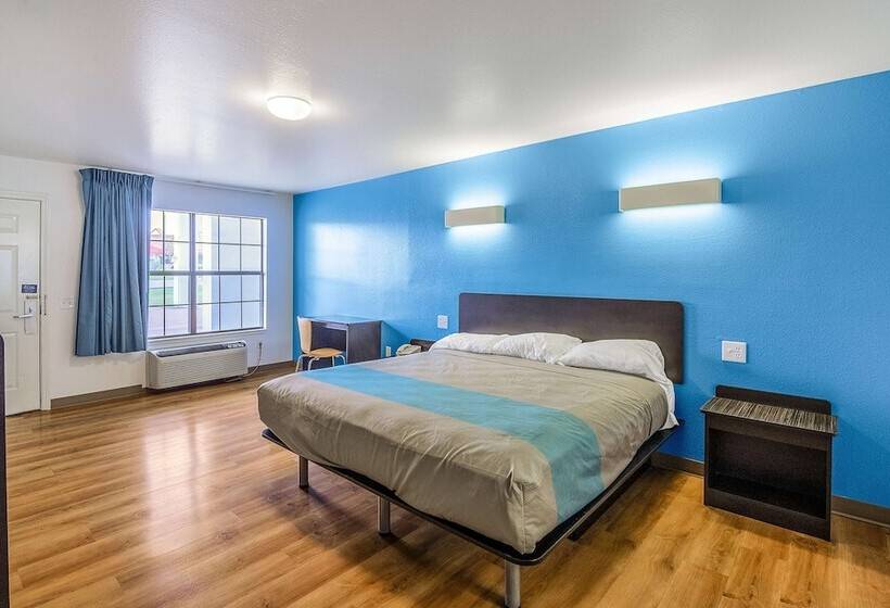 Номер Deluxe, Motel 6 Canton, Tx