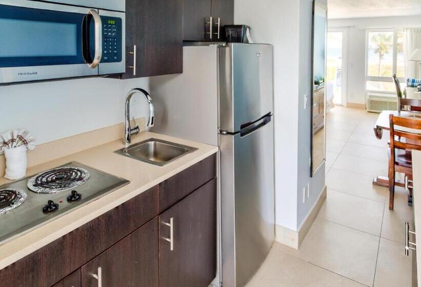 스탠다드 스튜디오 킹침대, Prestige Hotel Vero Beach