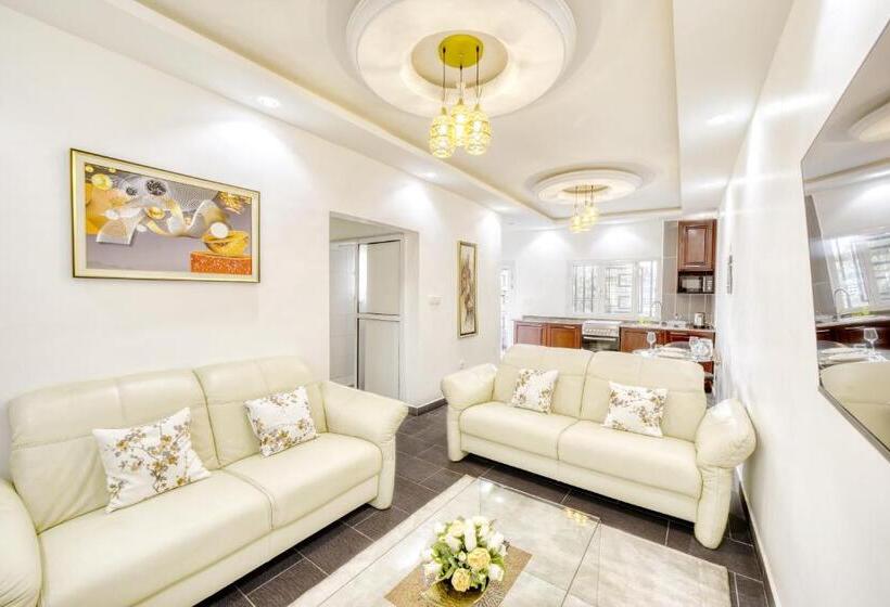 استودیوی لوکس, Cosy Home