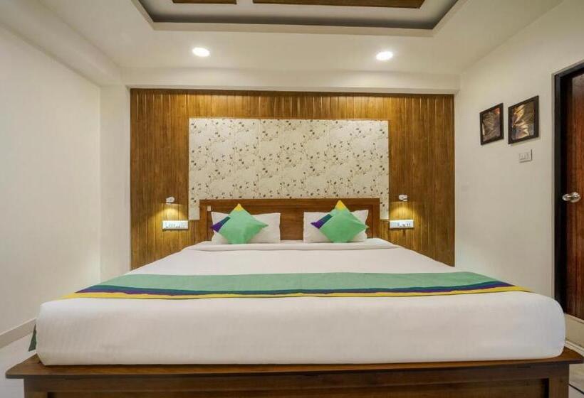 디럭스 룸, Treebo Park Palace