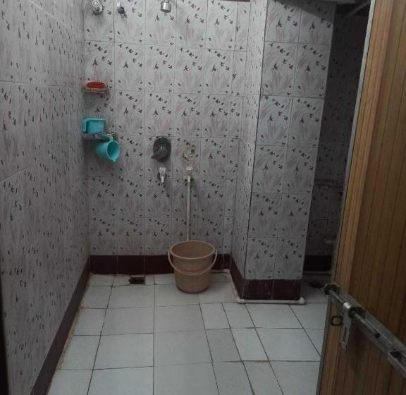 Трехместный Номер Классика, Spot On Kunj Bihari Palace