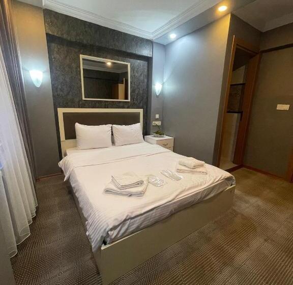 غرفة قياسية ثلاثية, Ufuk Otel