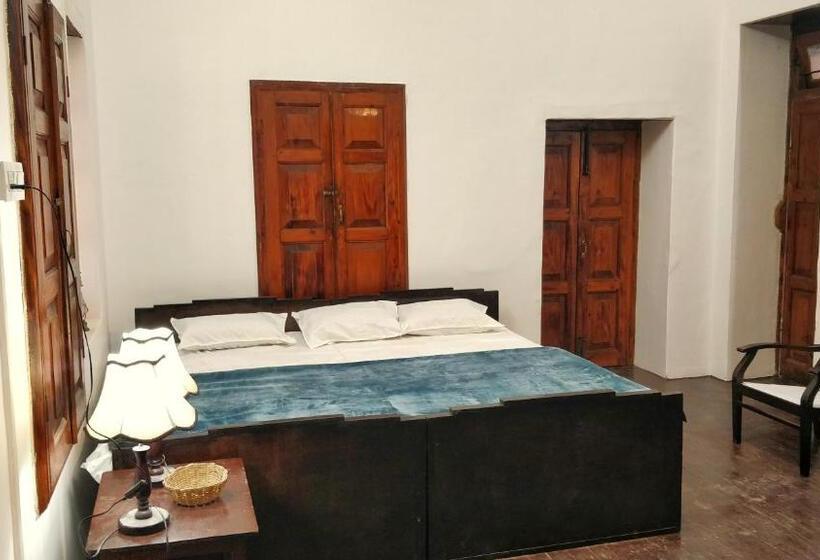 Стандартный Номер Кровать Кинг, Black Bear Cottage Khajjiar