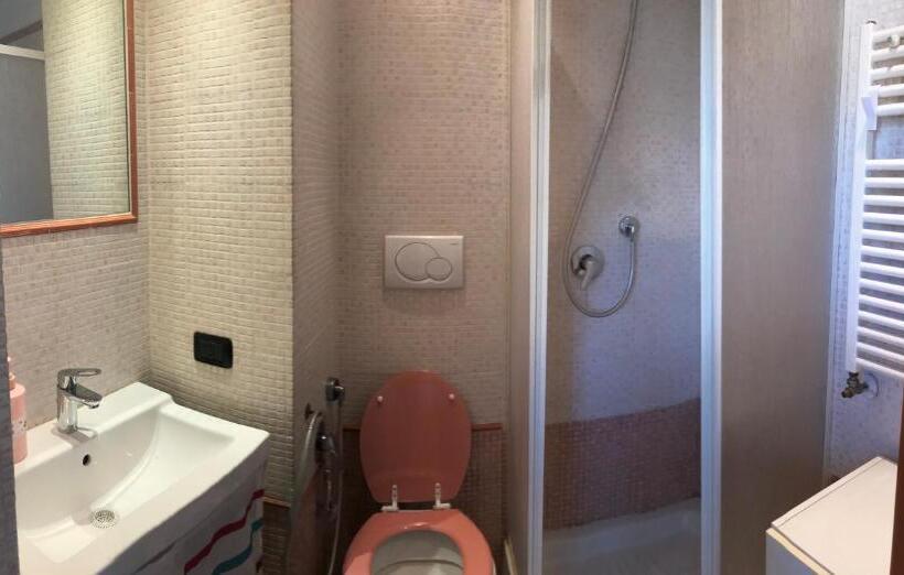 Номер Стандарт, Gasperina House