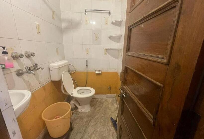 经济房, Unplan Hostel