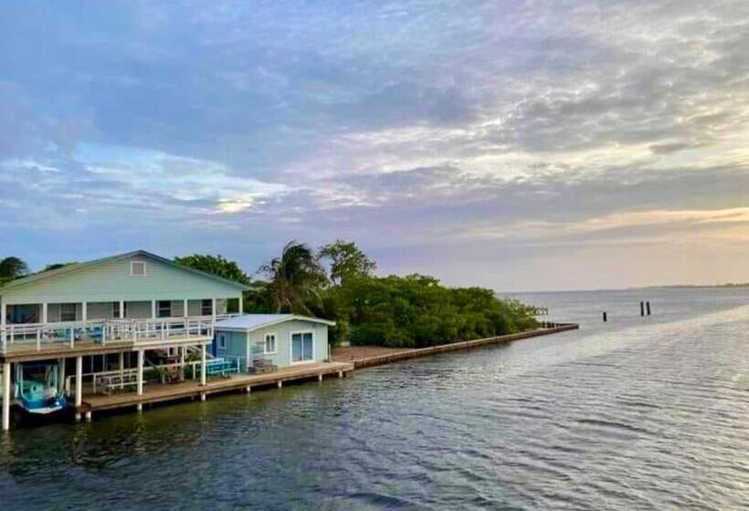 带1个卧室的带海景的公寓, Dockside Utila Ocean Front Suites