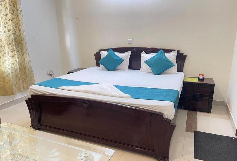 Номер Deluxe, Aadi S Residency