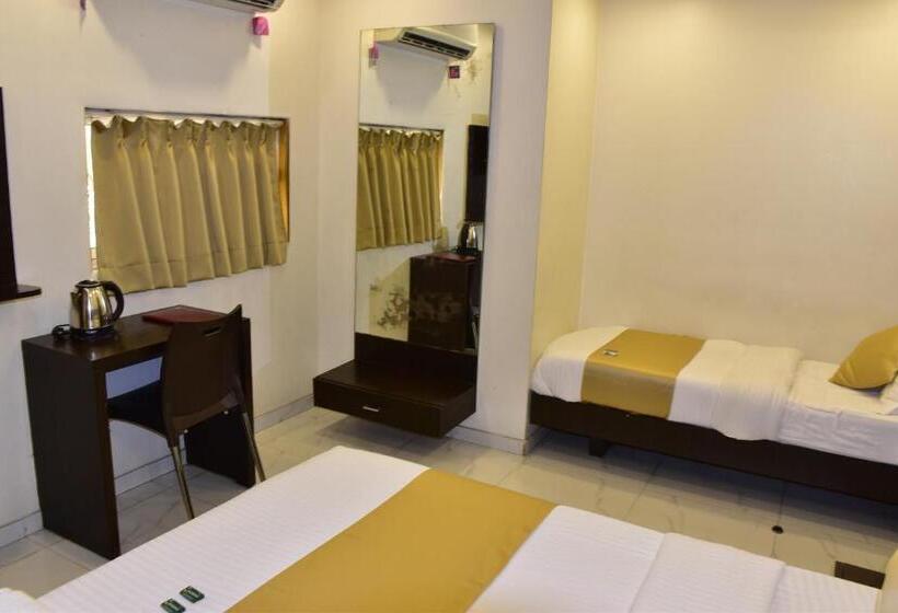 חדר דלוקס לשלושה, Bkc Palace Inn   Jio World Convention Center And Us Visa Center హోటల్ బి కే సి ప్యాలెస్ ఇన్