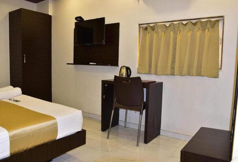 חדר דלוקס לארבעה, Bkc Palace Inn   Jio World Convention Center And Us Visa Center హోటల్ బి కే సి ప్యాలెస్ ఇన్