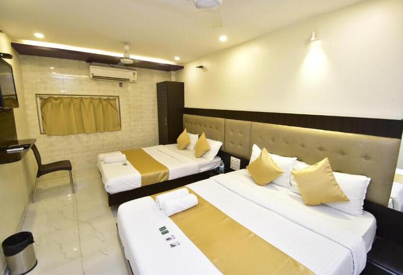 חדר דלוקס לארבעה, Bkc Palace Inn   Jio World Convention Center And Us Visa Center హోటల్ బి కే సి ప్యాలెస్ ఇన్