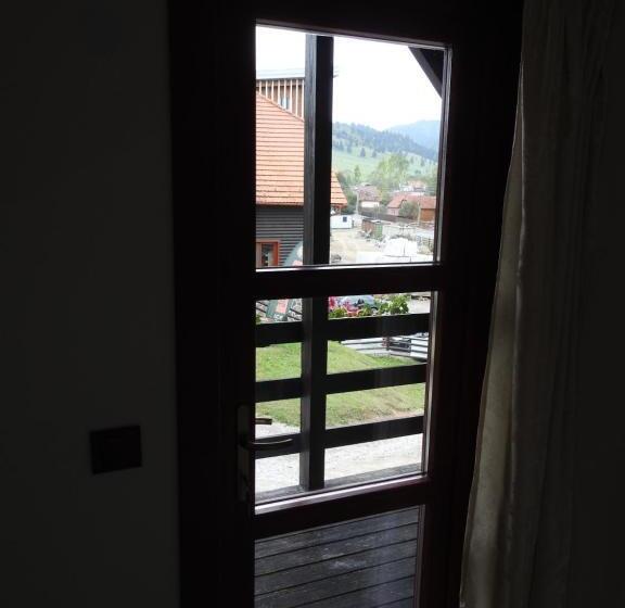 Номер Стандарт, Skigyimes Guesthouse