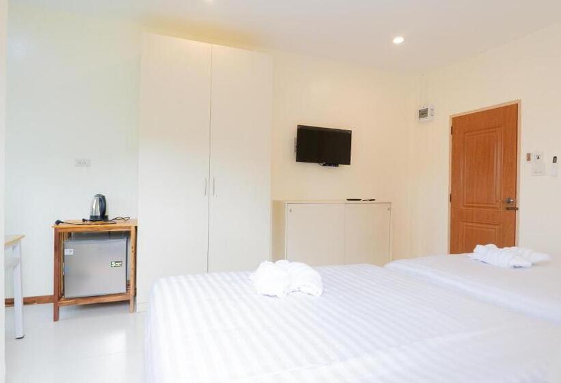 Comfort Triple Room, Chotika Hotel โรงแรมโชติกา ณ เชียงคาน