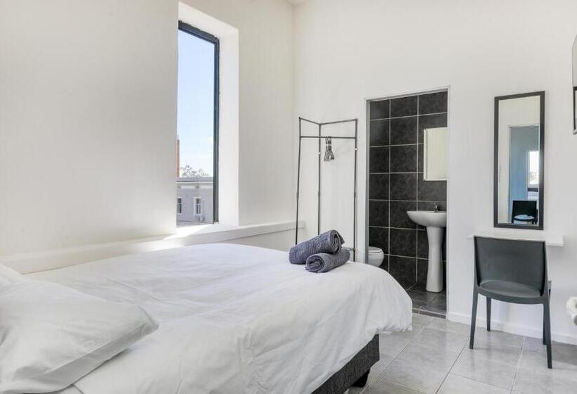 Номер Стандарт, Inn & Out Express Sea Point