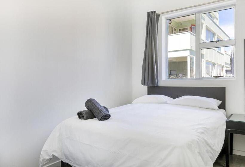 Номер Стандарт, Inn & Out Express Sea Point