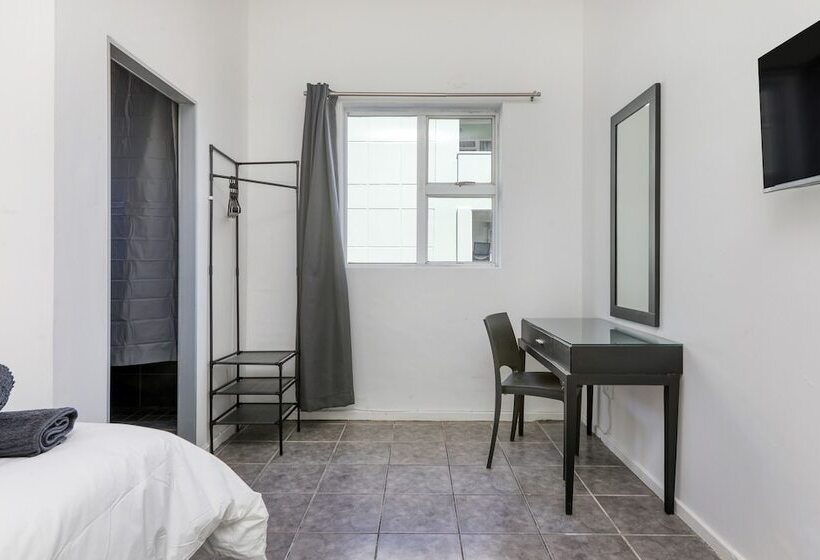 Номер Стандарт, Inn & Out Express Sea Point
