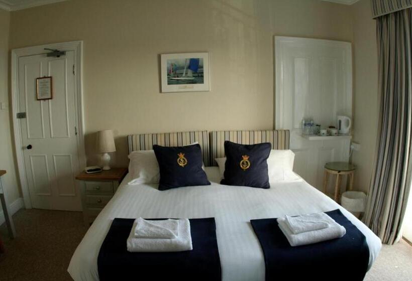 스탠다드 룸 킹사이즈 침대, Royal London Yacht Club