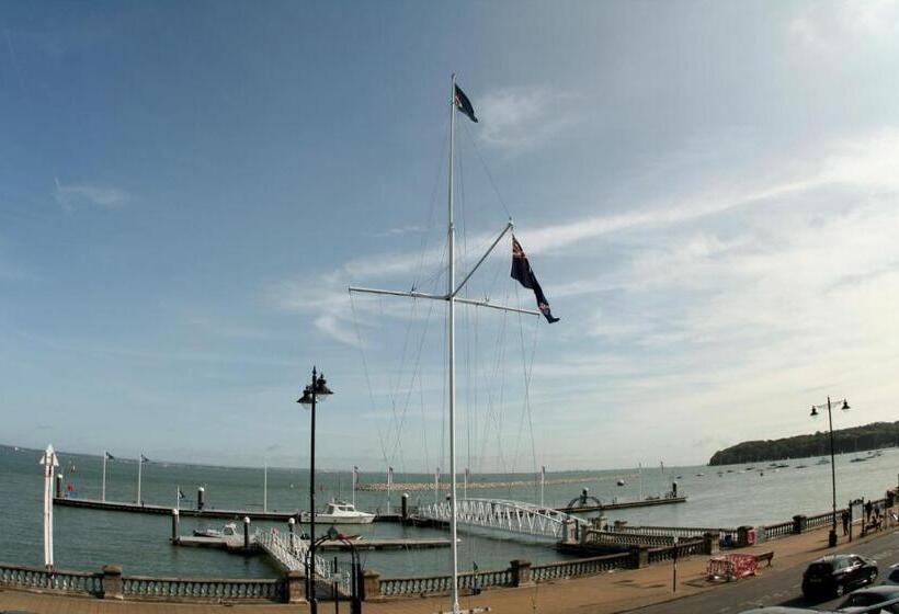 스탠다드 싱글 룸 공동욕실, Royal London Yacht Club